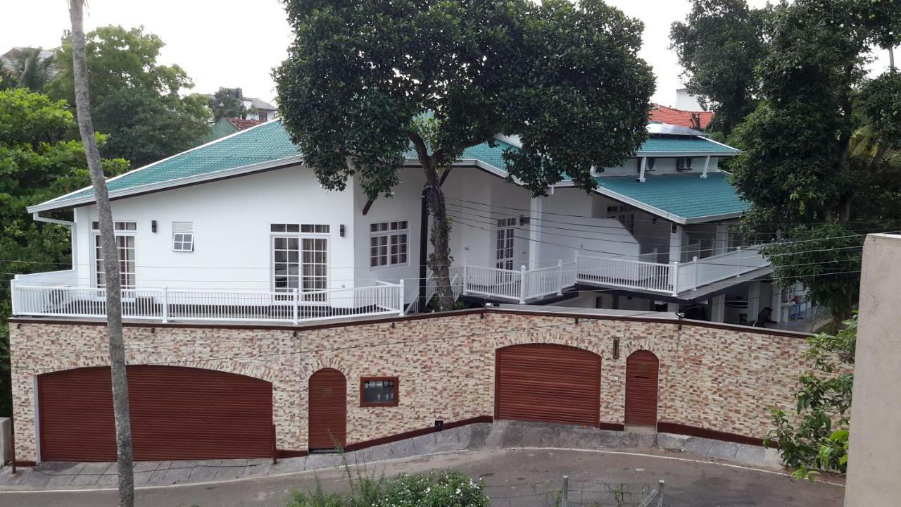 Duvi'S Shelter Bungalow Colombo Exterior foto